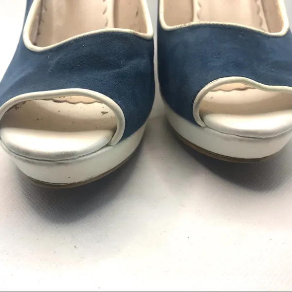 Love Made In Italy Blue Suede Peep-Toe Pumps With White Leather Trim (40) - Image 12