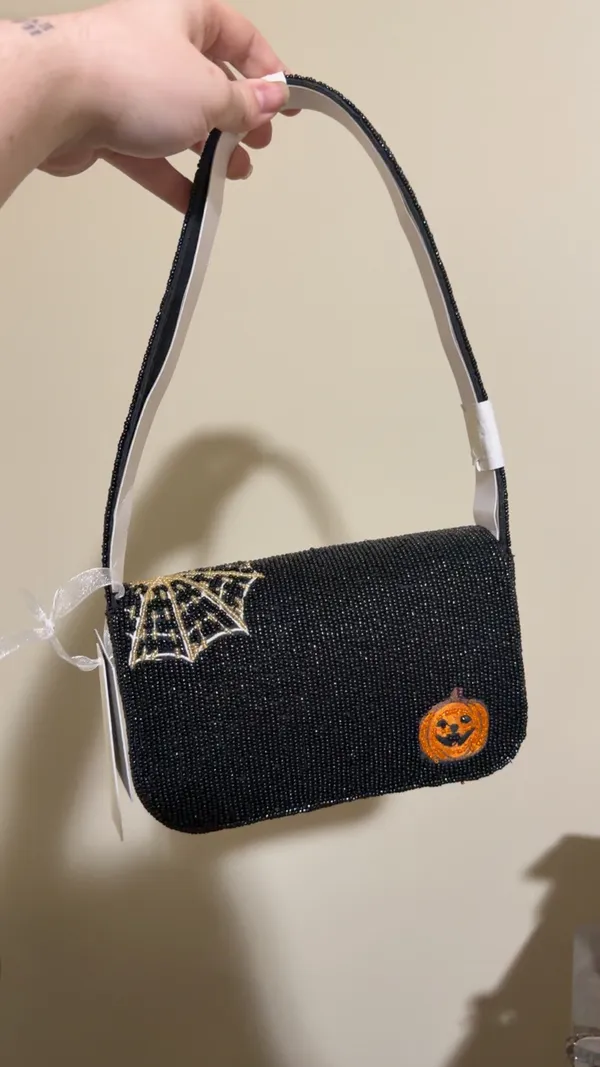 Beaded handmade Halloween purse - Image 2