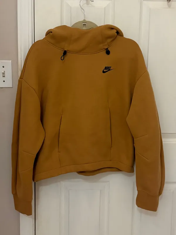 NWT!! Nike Sportswear Tech Fleece Oversized Hoodie in Flax with Black Details - Image 5