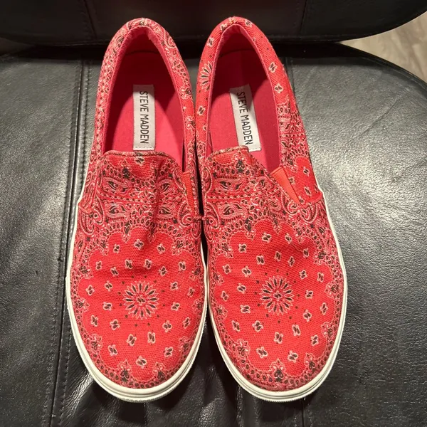Steve Madden Red Patterned Slip-On Shoes - Image 3