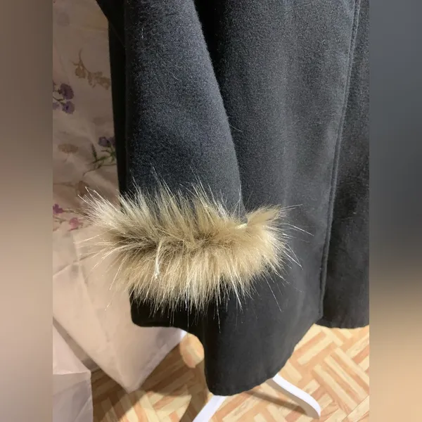 Black Faux Fur Trimmed Jacket - Image 6