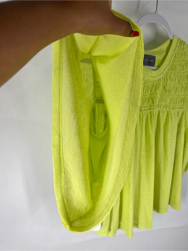 Hudson Gray Lime Linen Blend Smocked Flutter‎ Sleeve Top Size M NWT - Image 5