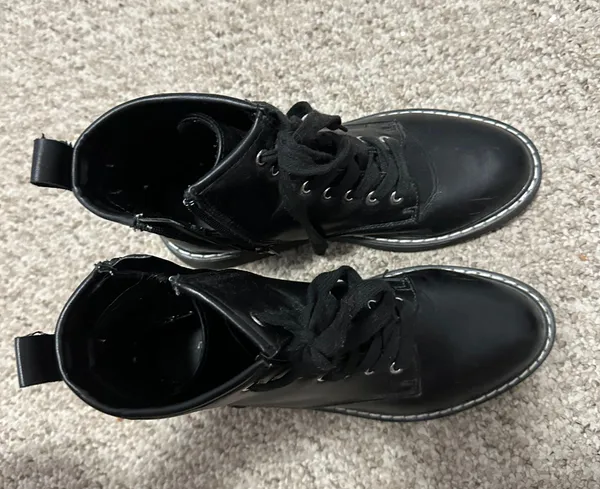 Steve Madden Boots - Image 4