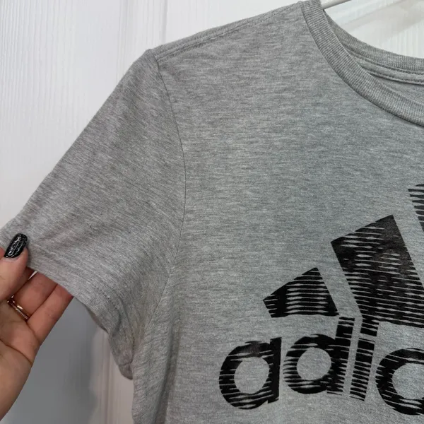Adidas gray graphic logo short sleeve the go-to tee cotton active tshirt‎ small - Image 2