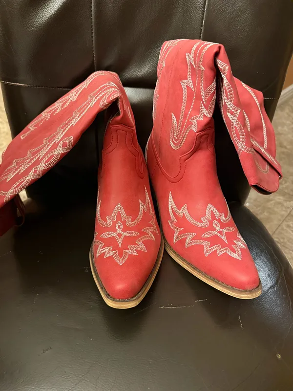 Boots Red Size 12 - Image 3