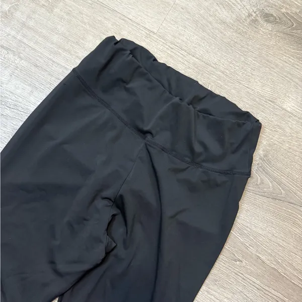 •MISSGUIDED• BUTT CINCH LEGGINGS - Image 3