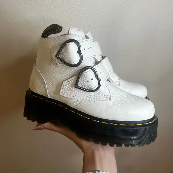 Dr. Martens Pebbled White Leather Devon Heart Platform Combat Boots 6US / 37EU - Image 2