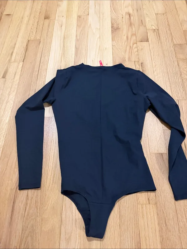 Spanx Black V-Neck Bodysuit Sz S - Image 4