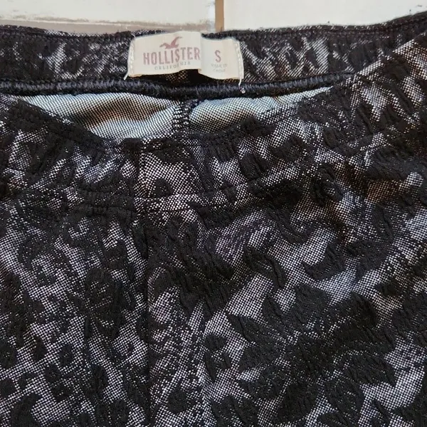 Hollister -177 floral lace leggings Small‎ - Image 2