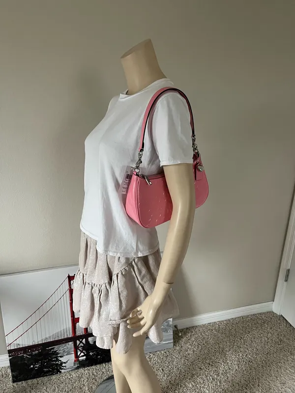 Coach Teri Shoulder Bag In Signature Leather With Heart Charm - Image 7