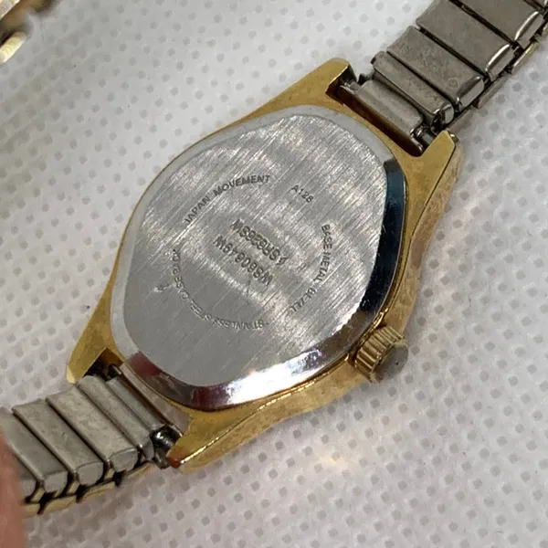 Women gold silver tone watch 20mm round case quartz analog stretch 6.5” running - Image 6