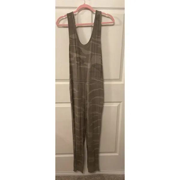 Thread & Supply Sage Camo Soft Elastic Waist Jumper, S - Image 7