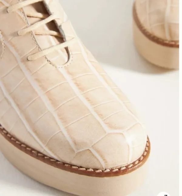NWT NIB  lace up boots - Image 3