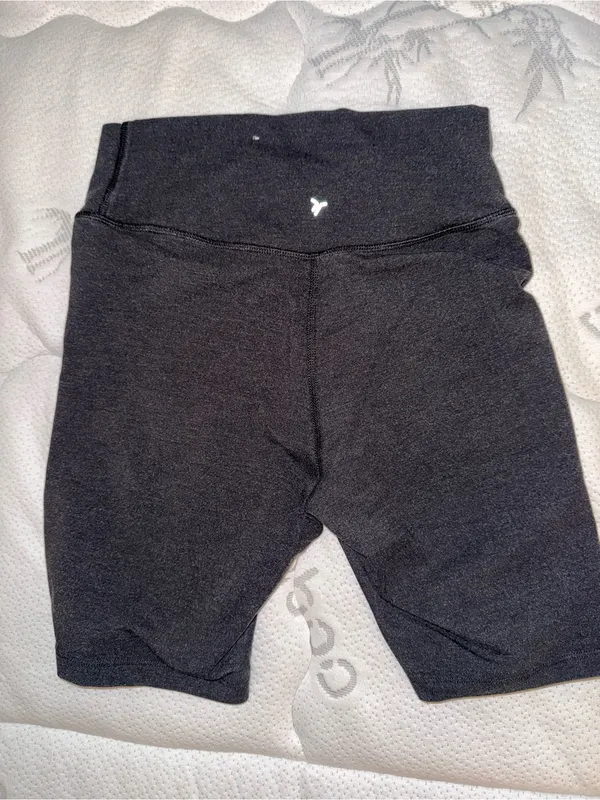 Old Navy Black High-Waist Bike Shorts - Image 3