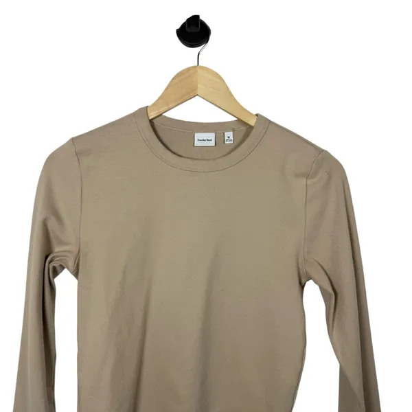 Aritzia Sunday Best Women’s Classic Crewneck Long Sleeve in Tan Size M - Image 3