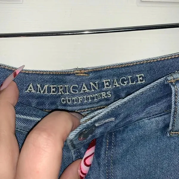American Eagle Distressed Mom Straight Jeans Blue Size 16 - Image 3