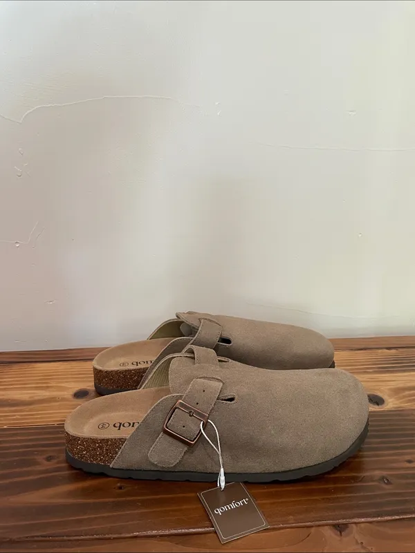 Genuine Suede Clogs by Qomfort Unisex Size 44 Women’s Size 11.5-12 Men’s 10-10.5 - Image 4