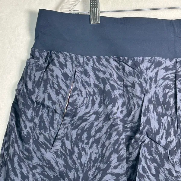Athleta Trekkie North Printed Short Women's Size 18‎ Blue Athletic - Image 6