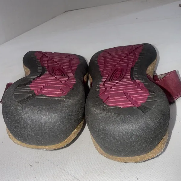KEEN Dauntless Posted Burgundy Leather Slip On Thong Flip Flop Sandals Women 8.5 - Image 8