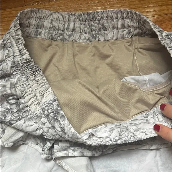 Lululemon Hotty Hot Shorts in the Mini Twine White Multi / White color - Image 6