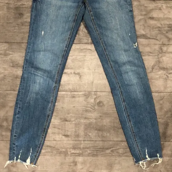 Zara blue skinny destroyed jeans - Image 4