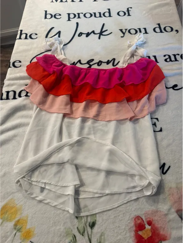 Entro Stylish off-the-shoulder ruffled blouse, Size M - Image 3