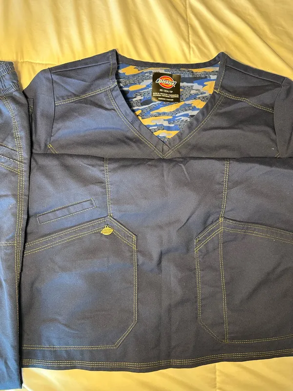 Dickies Scrub Set Matching Top & Bottom - Image 2