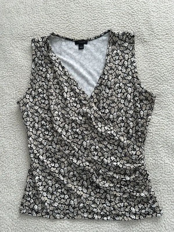 Ann Taylor Faux Wrap Surplice Sleeveless Jersey Blouse Tan Floral Sz S - Image 3
