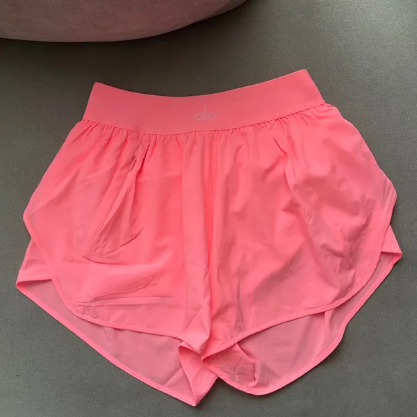 Alo Yoga Match Point Short Neon Bubblegum S - Image 6