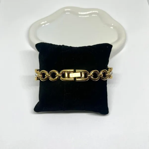 Vintage style gold tone pearl watch - Image 2