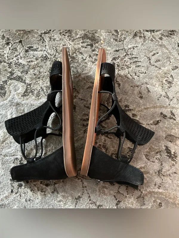 Lucky Brand Perforated Leather Sandals 🖤 NEW 🖤 - Image 2