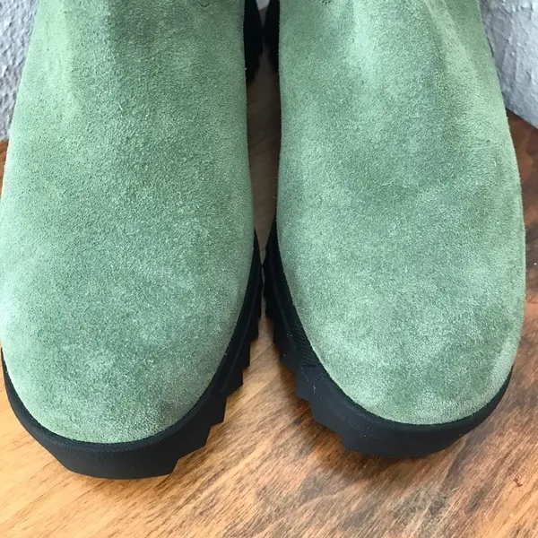 NURTURE Green Suede Chelsea Boot Lug Sole Platform‎ Water Resistant Size 5.5 New - Image 4