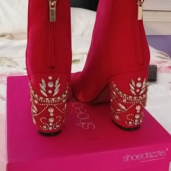 NIB Shoedazzle Lisa size 6 beautiful Red Jeweled ankle Boots with 4” heel - Image 7