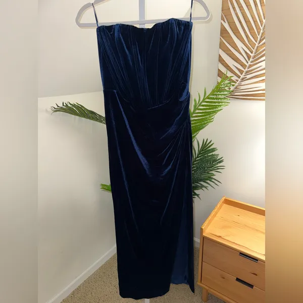 Bardot EVERLASTING VELOUR‎ NAVY MIDI DRESS medium - Image 2
