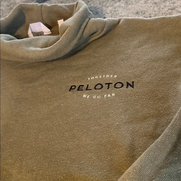 Peloton Together We Go Far Funnel Neck Pullover Green‎ Sweatshirt size M - Image 5