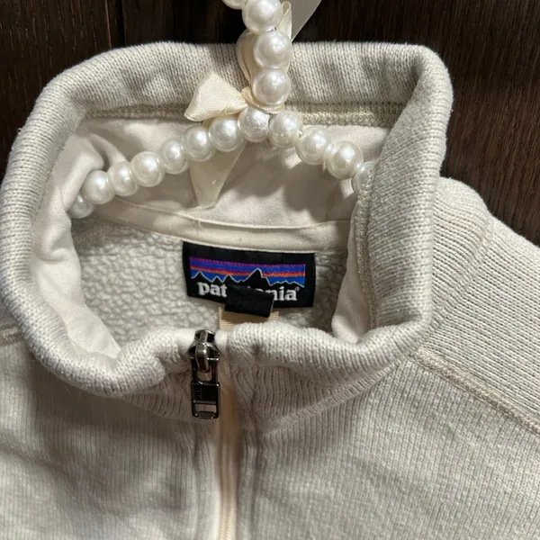 Patagonia‎ cream woman’s better sweater medium - Image 3