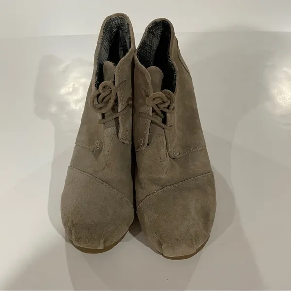 Toms Desert Taupe Suede Wedge Heel Lace‎ Up Booties Size 9 - Image 2