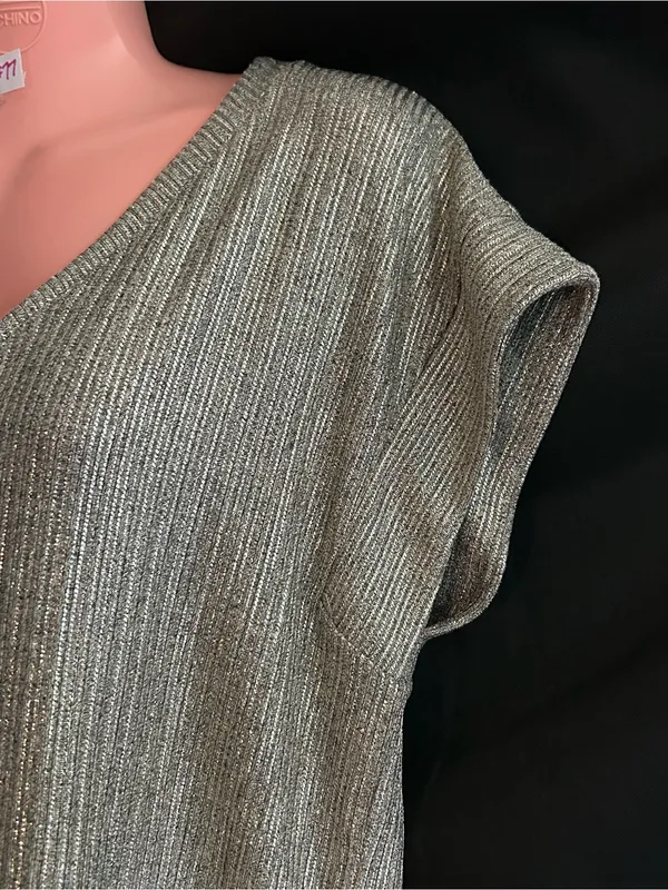 White House Black Market Women’s Metallic Silver V-Neck Ribbed Knit Top MD - Image 3