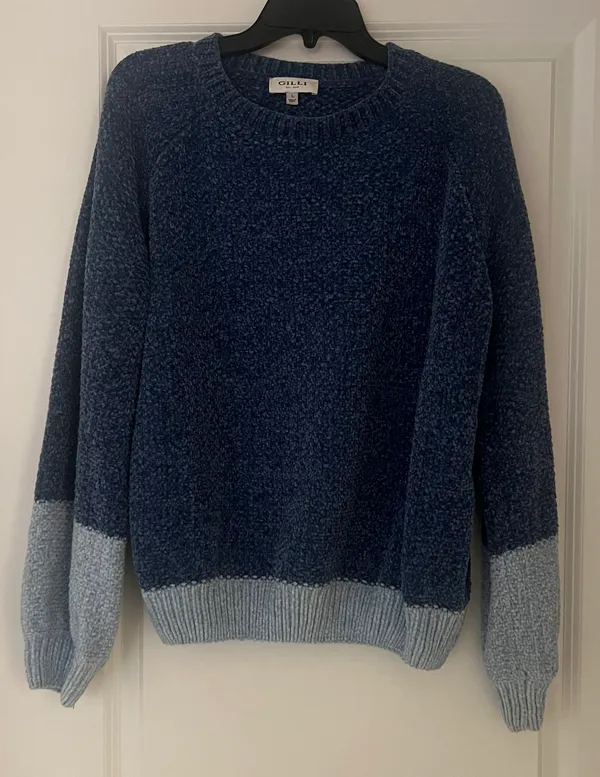 Gilli Boutique Blue Sweater Size L - Image 3