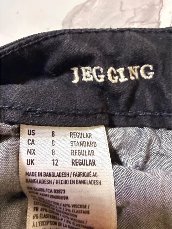 American Eagle Women’s Jegging Jeans Size 8 Reg Black Super Stretch Distressed - Image 6