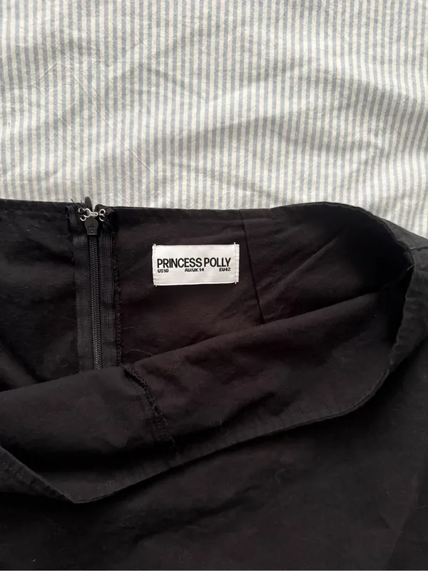 Princess Polly Black Skirt with Shorts Size 10 - Image 2
