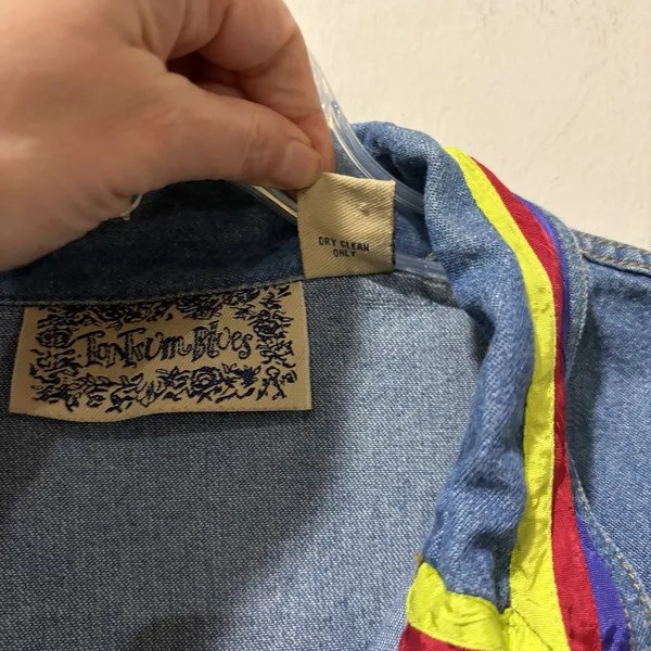 Tantrums Blue Denim Floral Embroidered Button‎ Up Jean Jacket Women's Medium VTG - Image 8