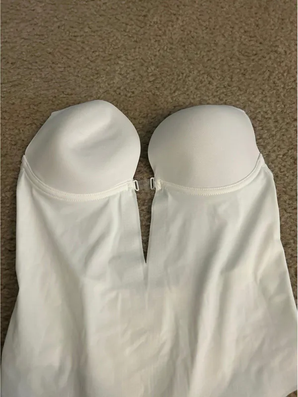 cd01 A10 Size small white bodysuit missing straps body contouring - Image 3