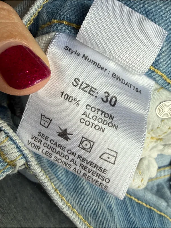 Betro Simone Size 30 High Rise Mom Jeans Light Wash Distressed 100% Cotton - Image 4