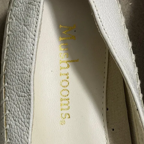 Mushrooms Womens 10W White Leather Pastel Woven Loafers Hook Loop Flats F02 - Image 6