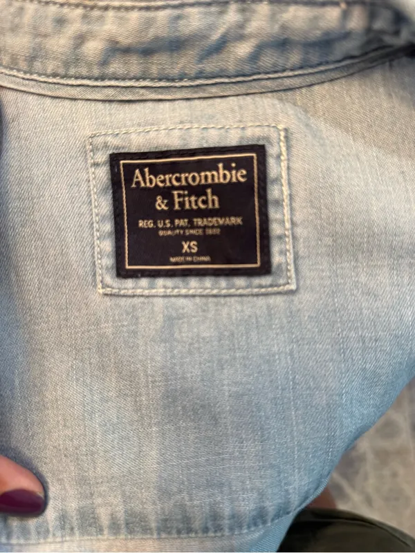 Abercrombie & Fitch Light Blue Denim Shirt tie at bottom - XS - Image 4