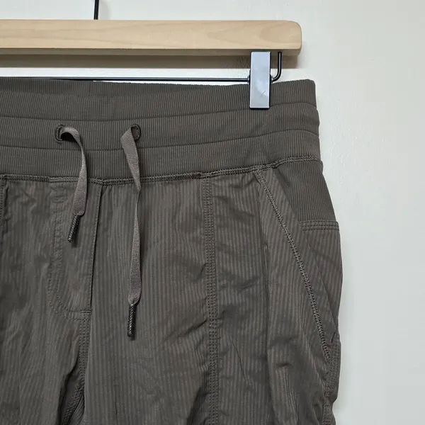 Lululemon Dance Studio Brown Ruched Athletic Pants Unlined Women's Size 8 EUC - Image 2