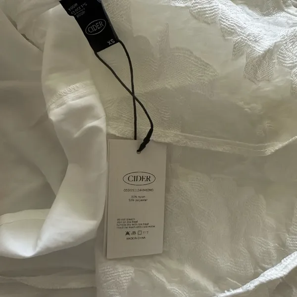 NWT Cider White Puff Sleeve Dress - Image 3
