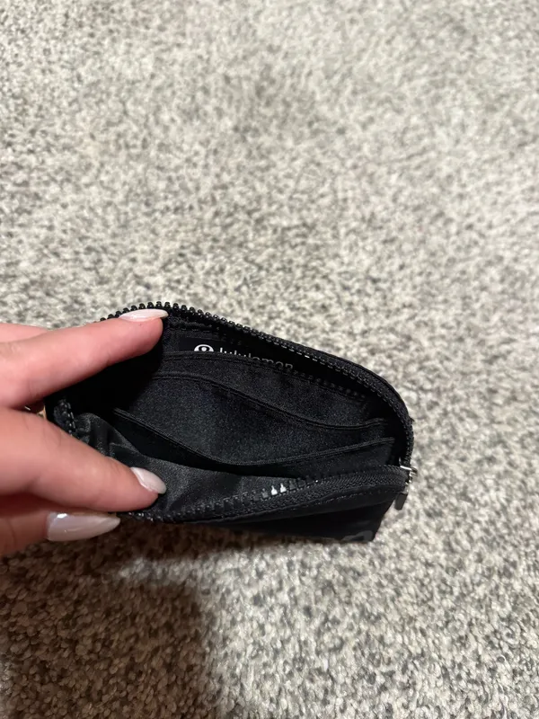 Lululemon card pouch - Image 3