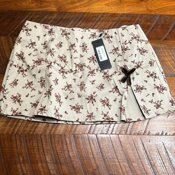 Motel Yatri Floral Mini Skirt - Image 3